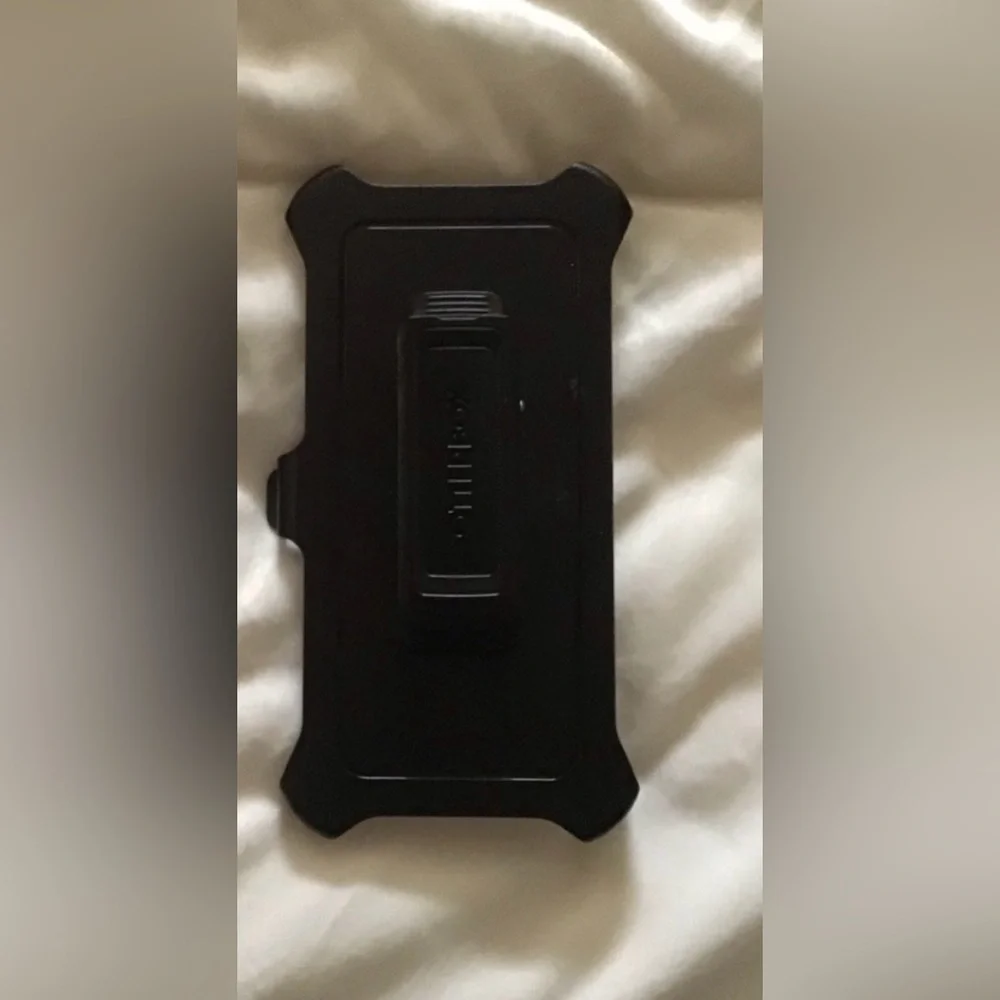 OtterBox Sleek Black Phone Clip